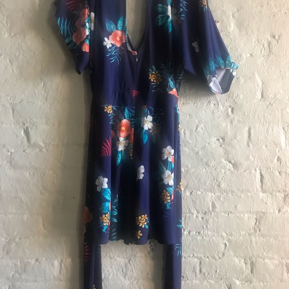 Express Romper Size Small - Picture 2 of 4